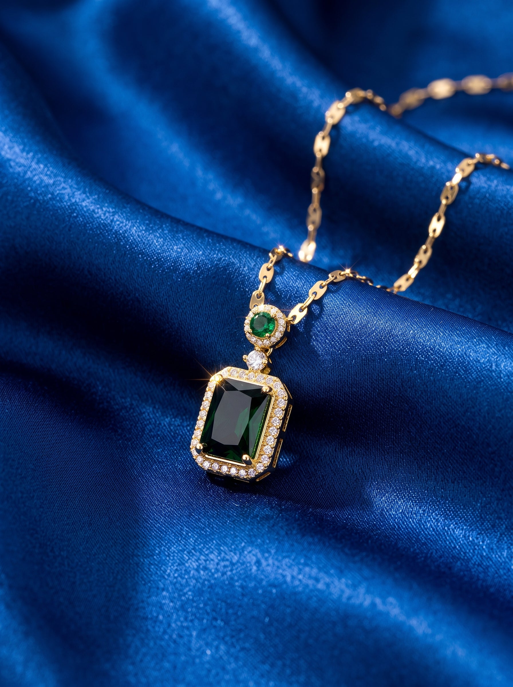 The Ivy Regent Pendant