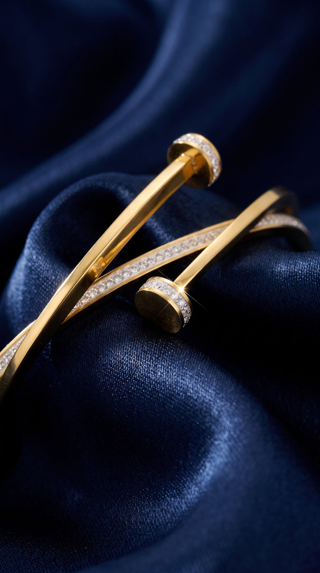 The Luxe Curved Nail Bangle