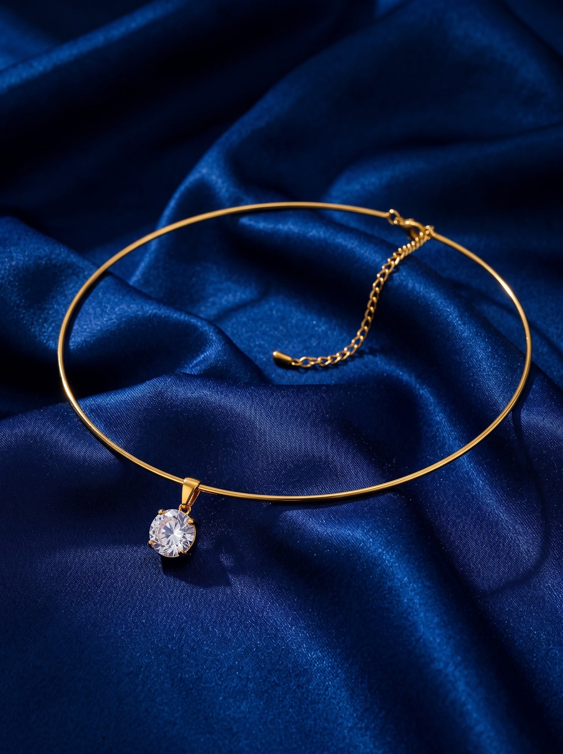 The Solitaire Torque Choker