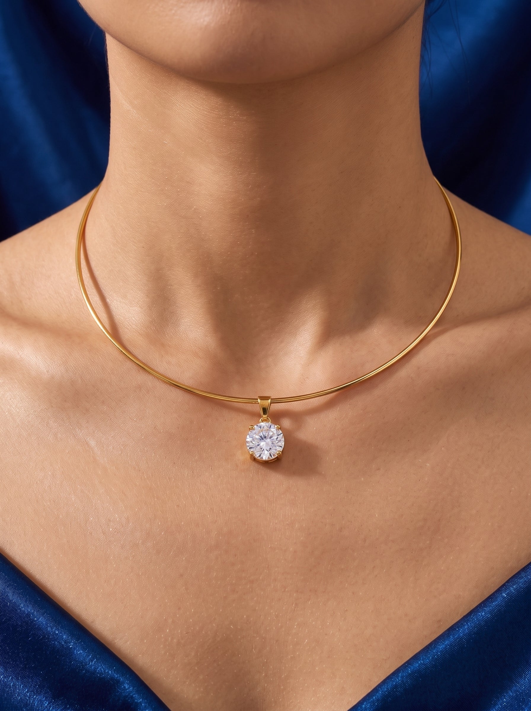 The Solitaire Torque Choker